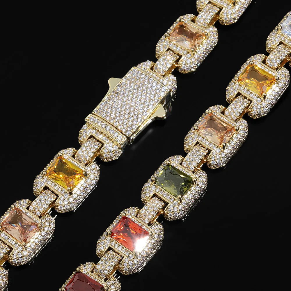 MIMOTTA EMPIRE close-up of pavé box clasp