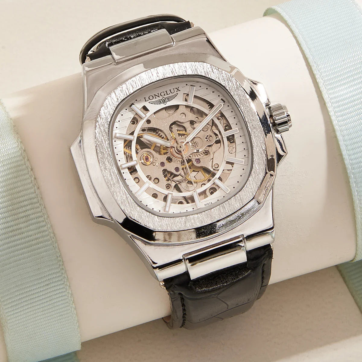 First-Class Men's Watch Throne