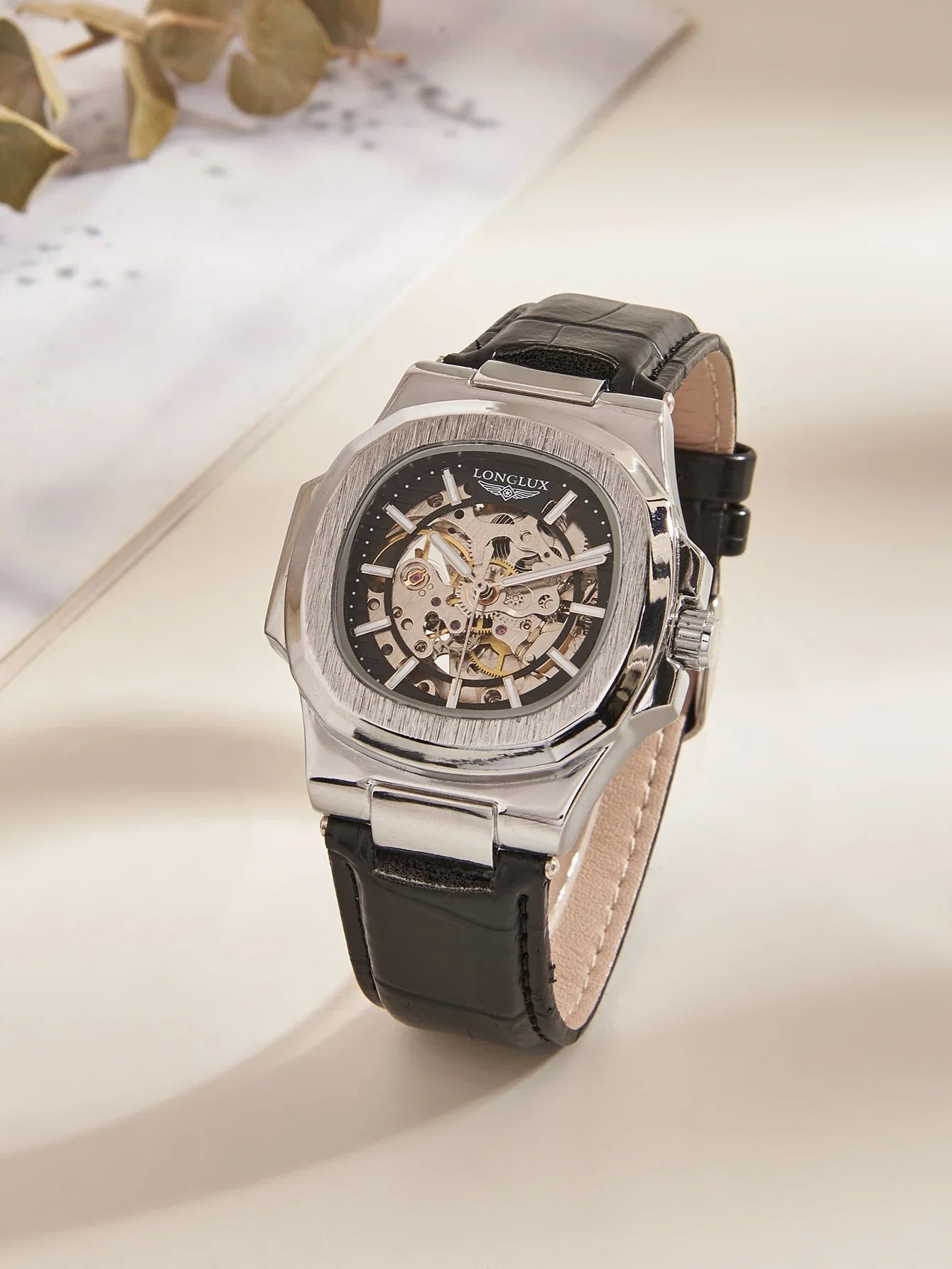 First-Class Men's Watch Throne