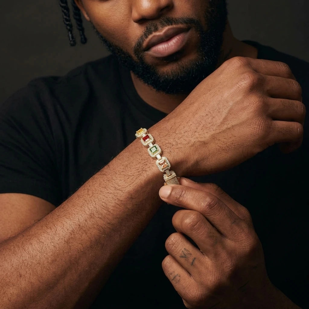 MIMOTTA EMPIRE Cuban bracelet worn on the wrist, side view