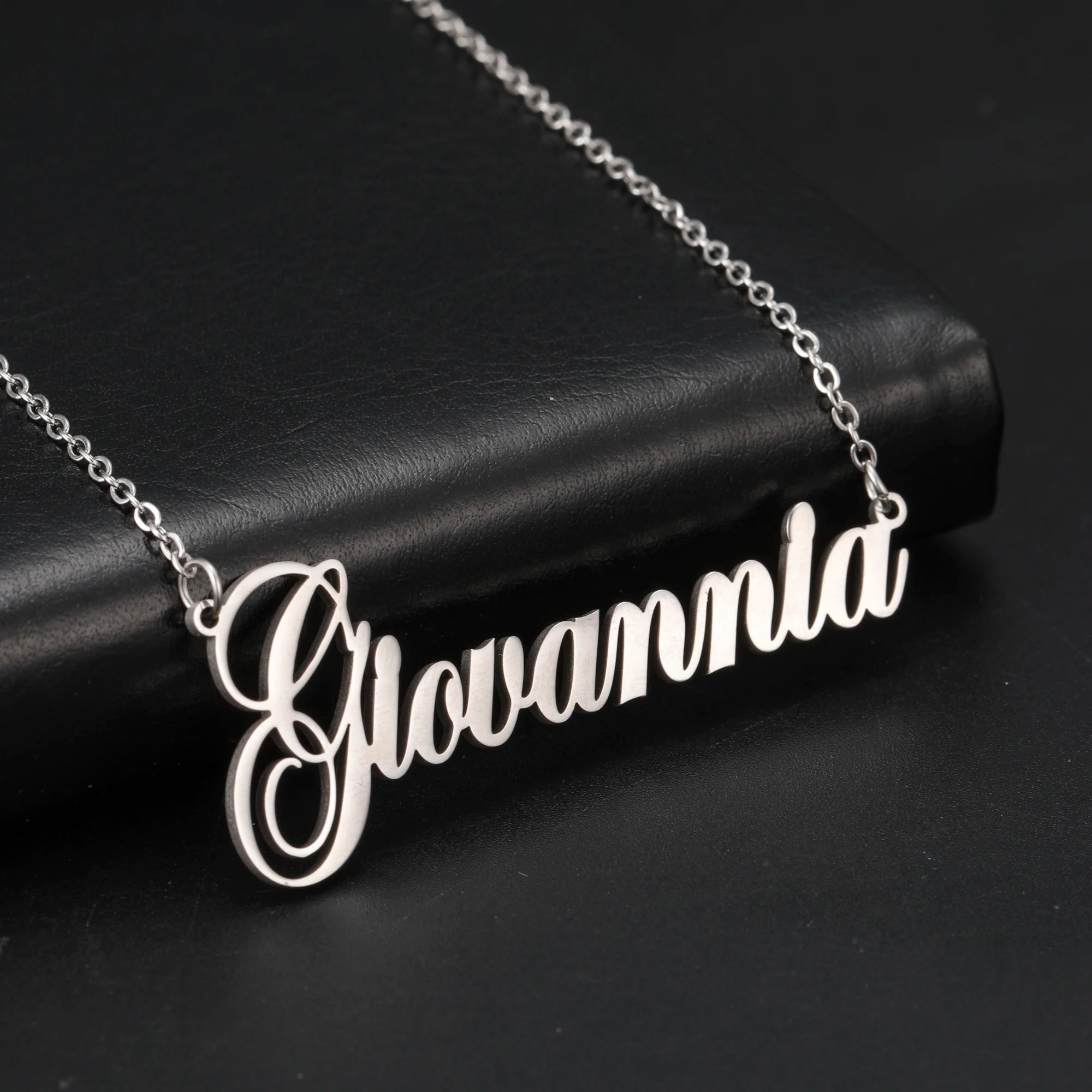 MiMOTTA™ - SILVER PERSONALISED NAME NECKLACE "VITAL"