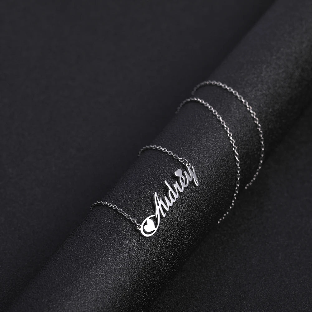MiMOTTA™ - SILVER PERSONALISED NAME NECKLACE "VITAL"
