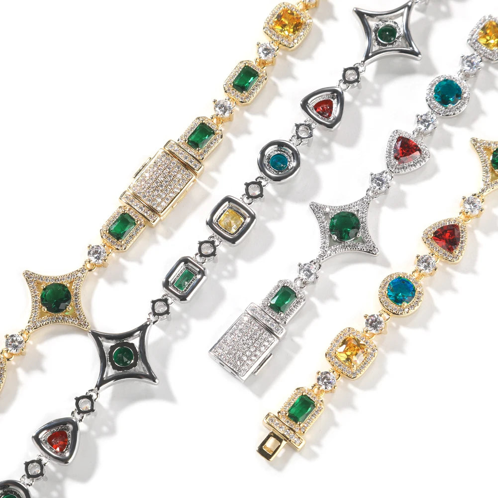 MIMOTTA PARADOX in gold and silver tone, close-up of star links and clasp